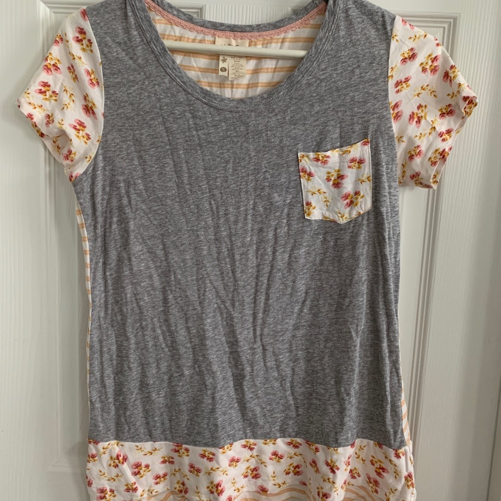 Matilda Jane floral T. Size small. VGUC.